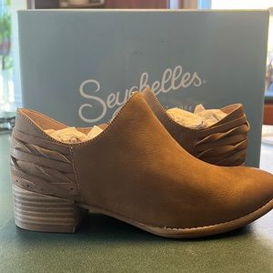 Seychelles size 7 brand new